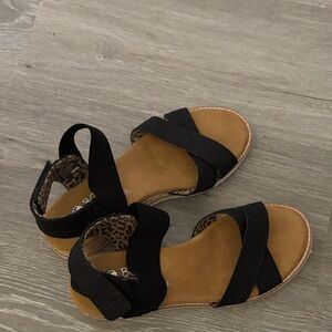 Skechers Black and Tan Women's Sandals